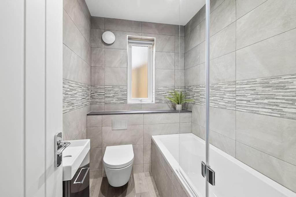 Brand New 3 Bedroom House Casa vacanze