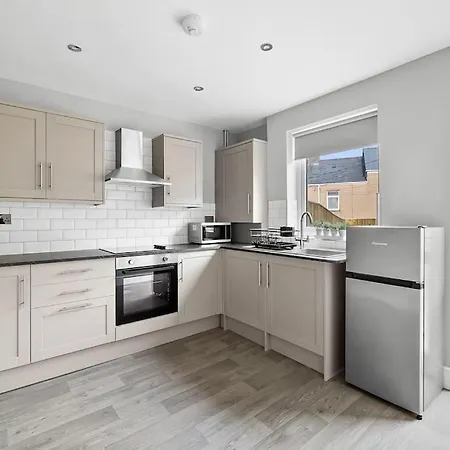 Brand New 3 Bedroom House Plymouth Exterior photo